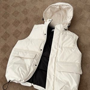 Zara mens cream puffer vest with removable hood.